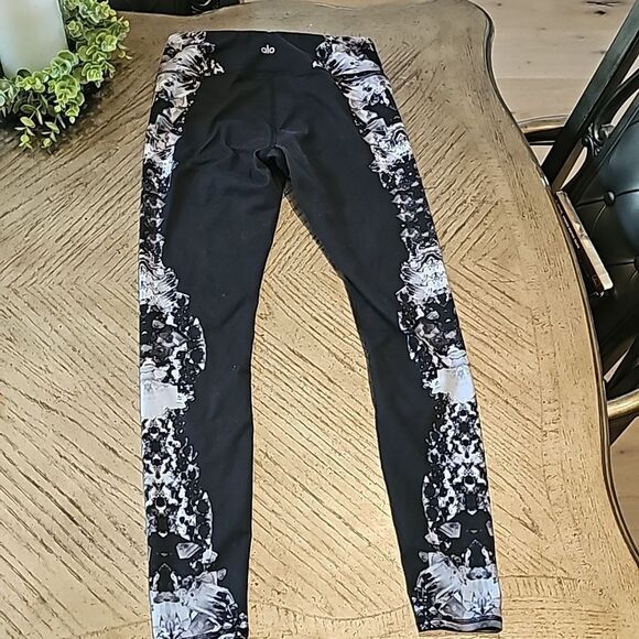 Black Alo gemstone leggings size S - Picture 9 of 13